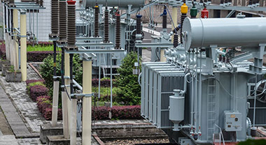 What are the reasons for the explosion and fire of the high-voltage circuit breaker?