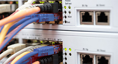 What are the specifications of molded case circuit breakers?